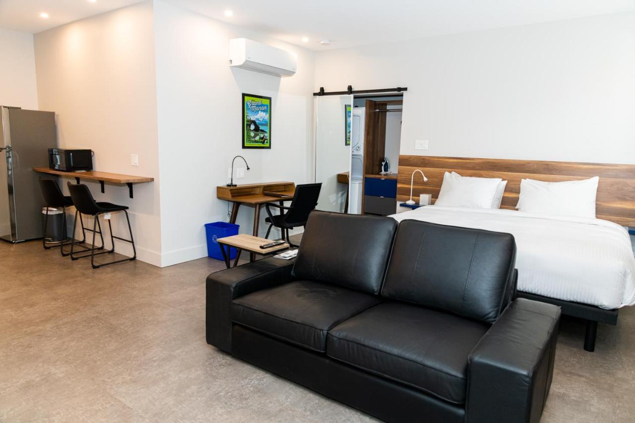Morel Executive Suites Едмундстон Екстер'єр фото